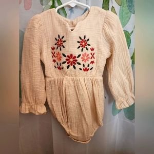 Shein Baby Floral Embroidery Flounce Sleeve Button Back Bodysuit 92 18-24 mo